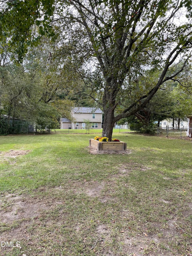 804 E Lizzie St, Selma, NC 27576 - photo 7