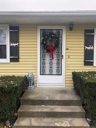 324 Stapleton Rd, Springfield, MA 01109 - photo 2