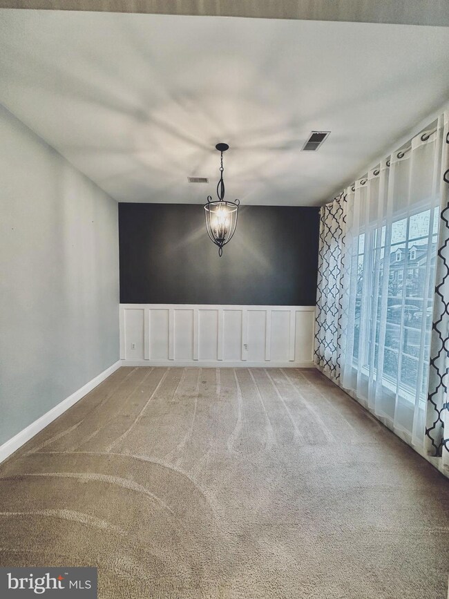 9032 Ribbon Falls Loop, Bristow, VA 20136 - photo 4