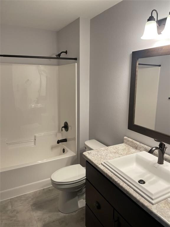 948 17th St SE, Menomonie, WI 54751 - photo 4