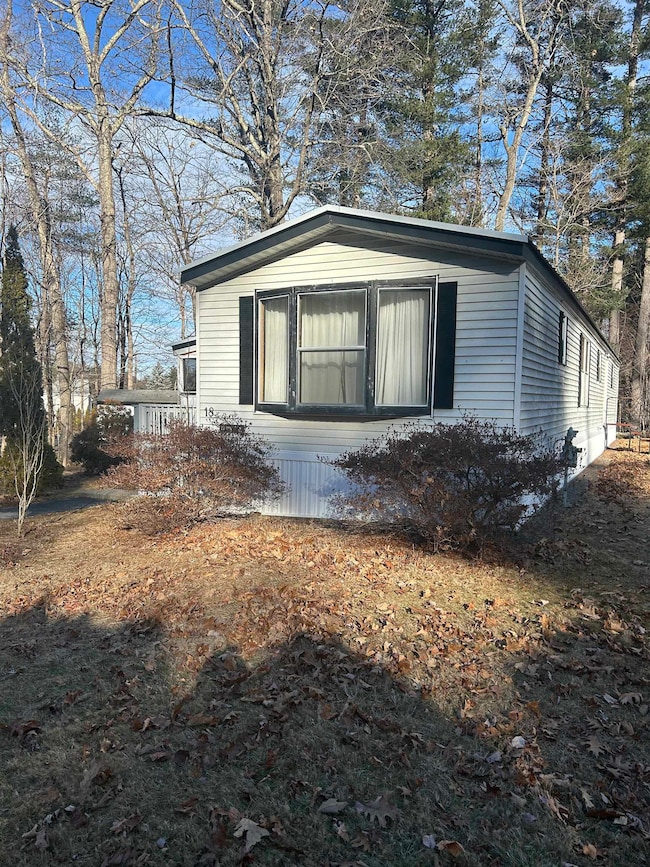 18 Bangor St, Nashua, NH 03063 - photo 2