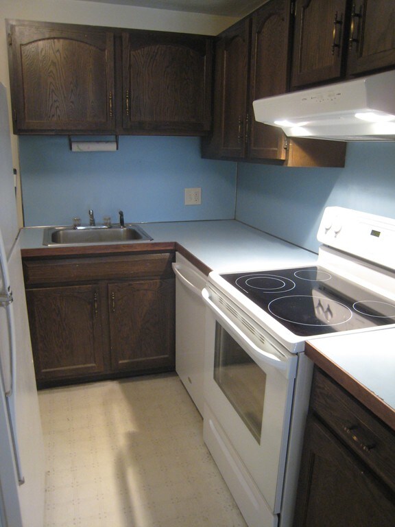 109 Fulton St unit 2, Boston, MA 02109 - photo 2