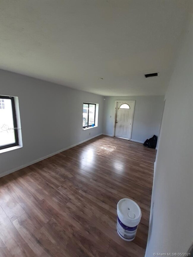 731 Phippen Waiters Rd unit n/a, Dania, FL 33004 - photo 2