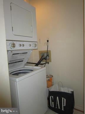 1921 Wilson Ln unit 303, McLean, VA 22102 - photo 7