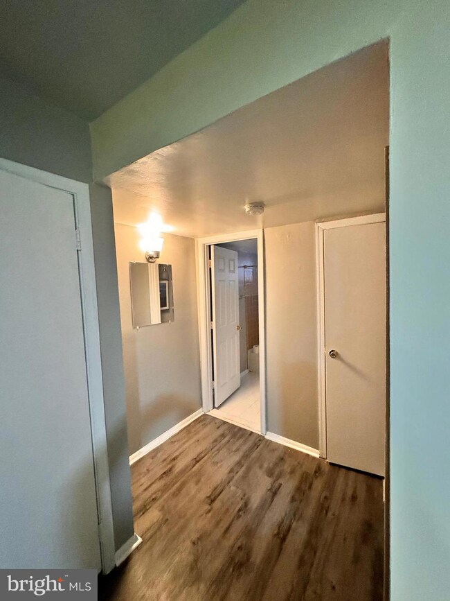 7617 Fontainebleau Dr unit 2134, New Carrollton, MD 20784 - photo 5