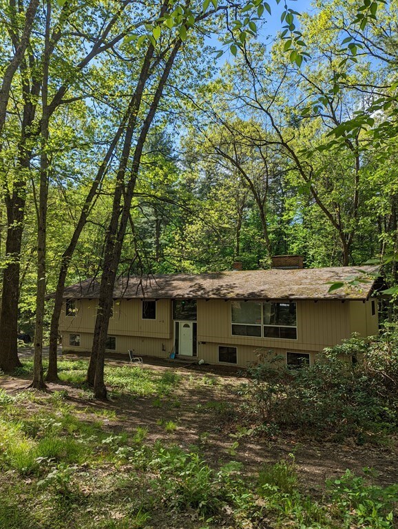 83 Morgan Cir, Amherst, MA 01002 - photo 3