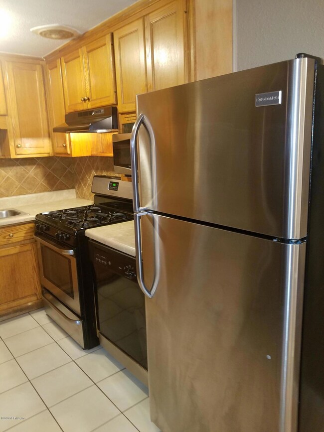 2633 Leonid Rd, Jacksonville, FL 32218 - photo 2