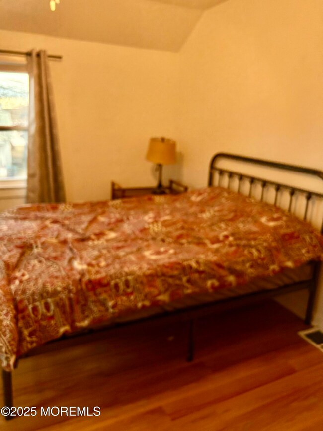 upstairs bedroom-2