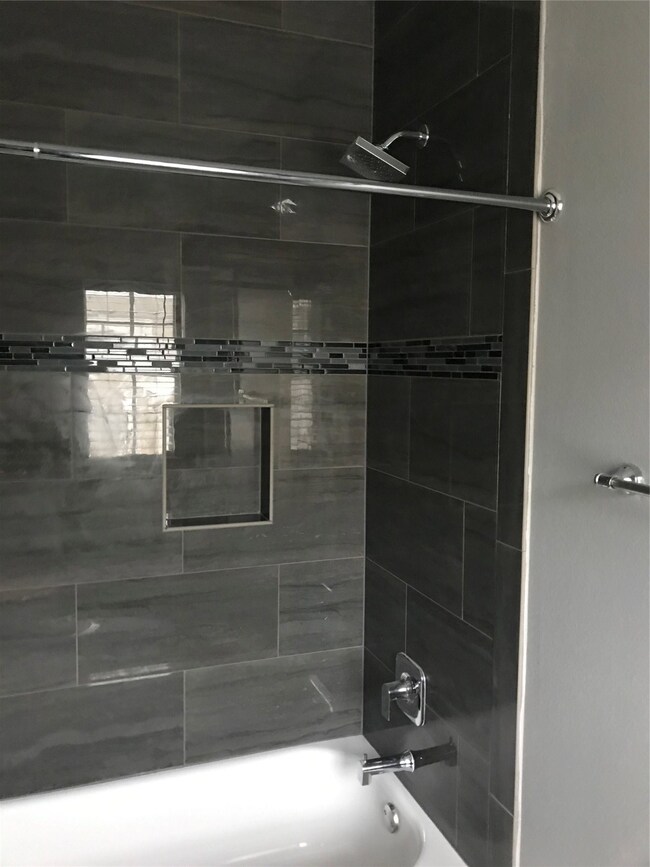 1906 Vermont St unit E, Houston, TX 77019 - photo 7