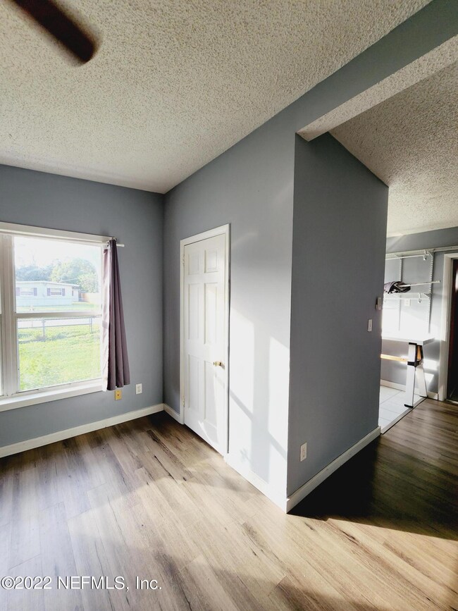 2835 Parr Ct W, Jacksonville, FL 32216 - photo 6