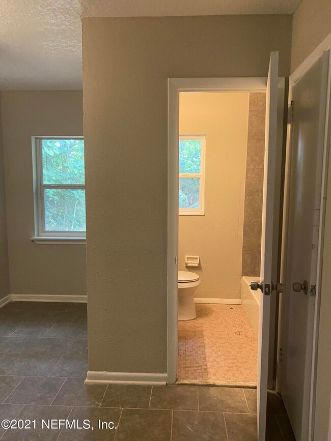 6330 Fabian Dr, Jacksonville, FL 32210 - photo 7