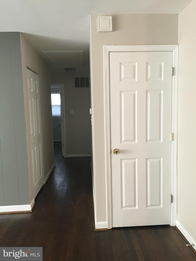 6406 Country Club Ct, Hyattsville, MD 20785 - photo 5