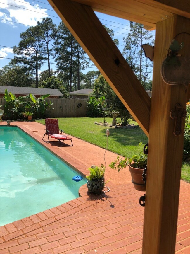 1813 Robinhood Rd, Albany, GA 31707 - photo 2