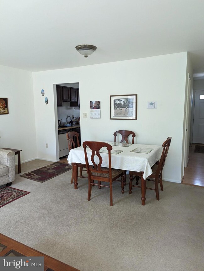 6436 Old Scotts Ct, Springfield, VA 22152 - photo 3