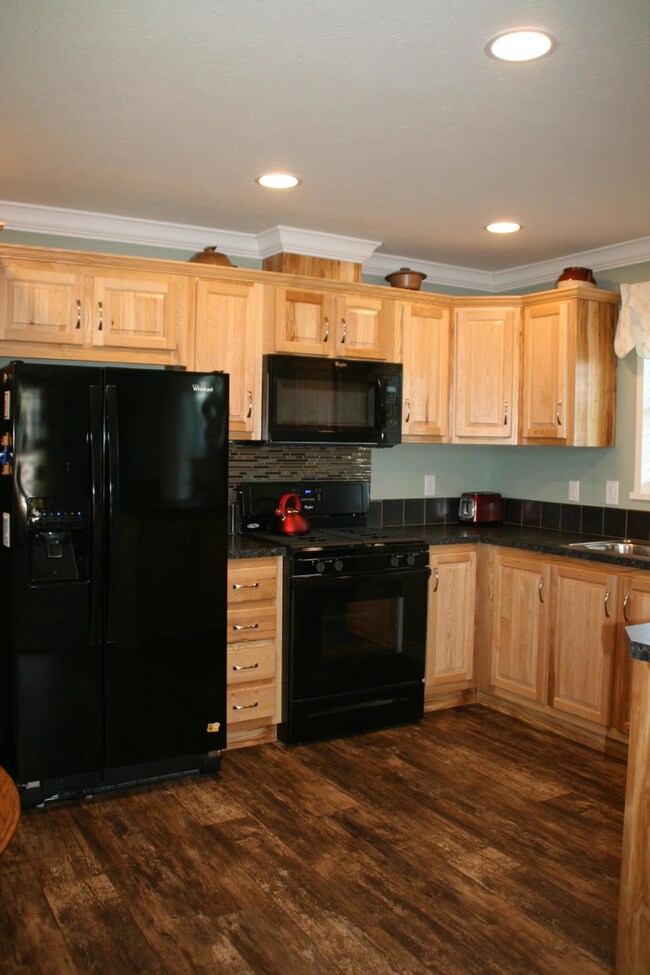 4716 Wooddale Dr, Davenport, IA 52806 - photo 5