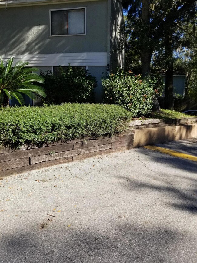 701 Oaks Manor Ct unit O5-2, Jacksonville, FL 32211 - photo 2