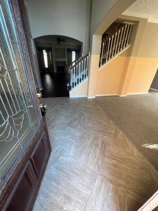 1907 Rustic Oak Ln, Richmond, TX 77469 - photo 2