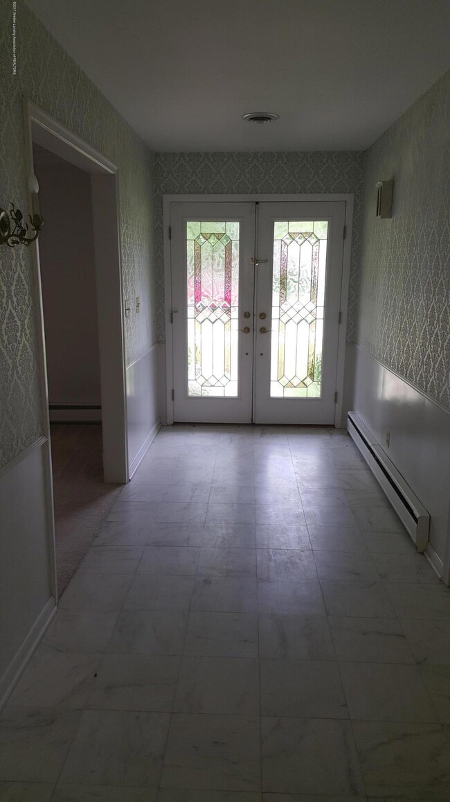 2915 N. Cambridge - Foyer