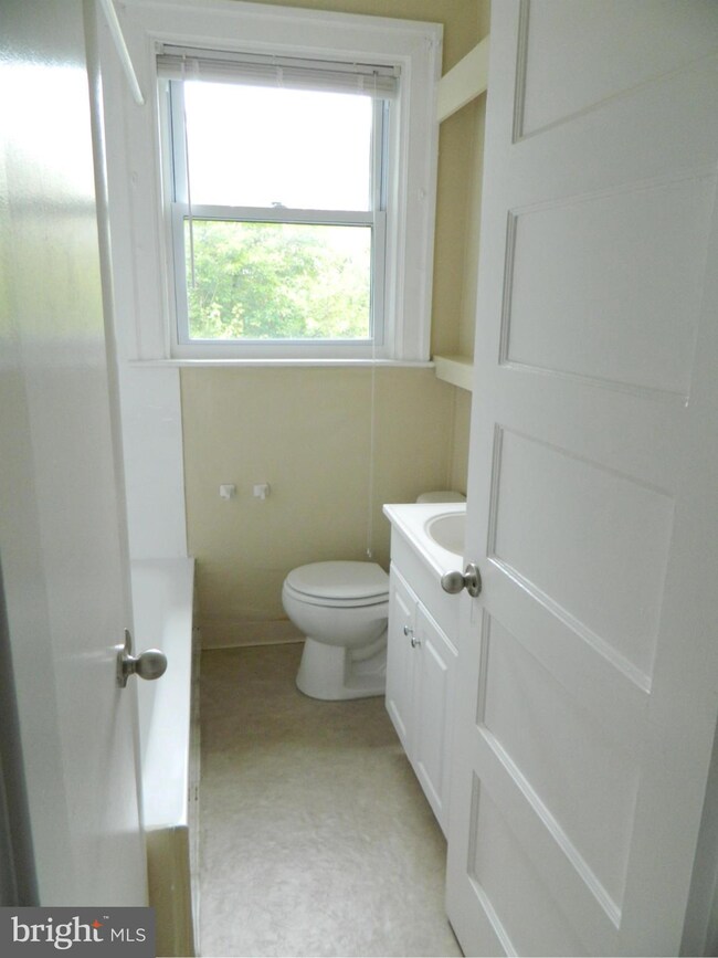 3 St Timothys Ln N unit 3, Catonsville, MD 21228 - photo 4
