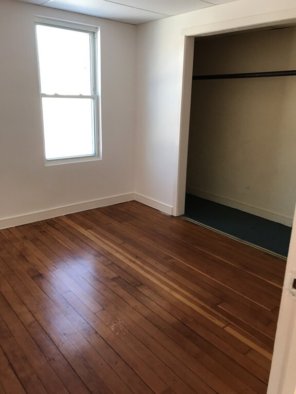 17 Asinof Ave unit 2R, Chicopee, MA 01013 - photo 3