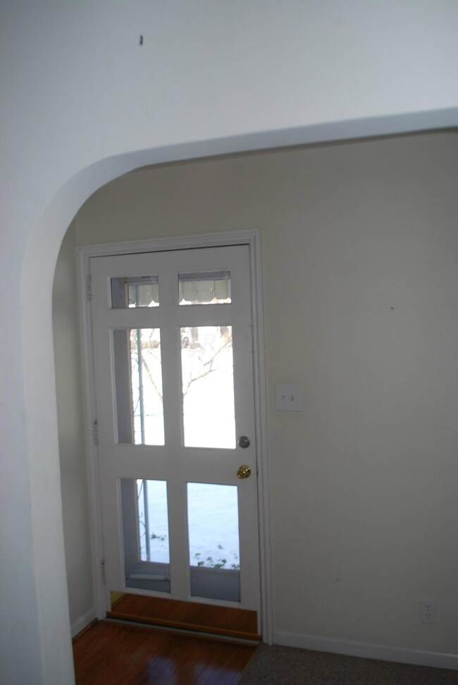 445 E Jeffrey Place, Columbus, OH 43214 - photo 2