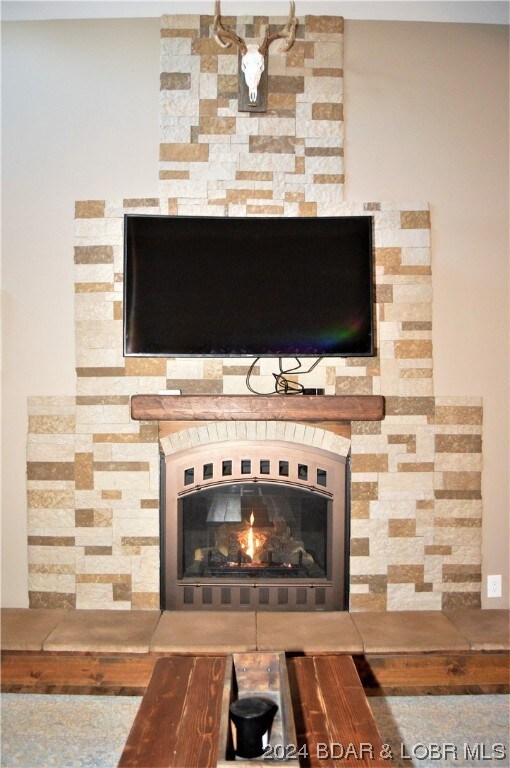 Gas fireplace for those cool evenings