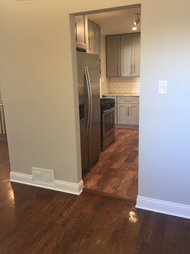 17318 Burr Oak Ln, Hazel Crest, IL 60429 - photo 6