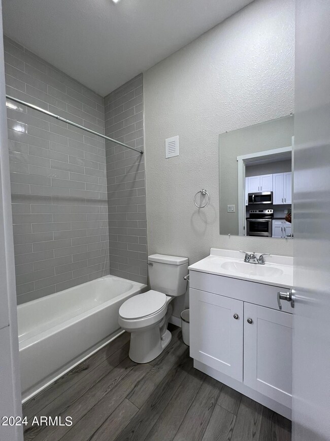 2126 N 25th Place unit B, Phoenix, AZ 85008 - photo 7