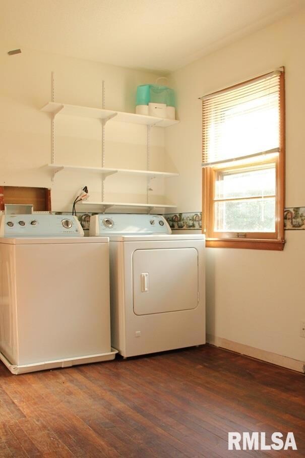 3726 Cedar St, Davenport, IA 52806 - photo 4