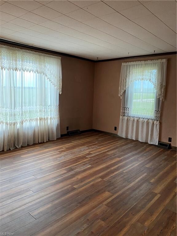 Living Room 17 x 14