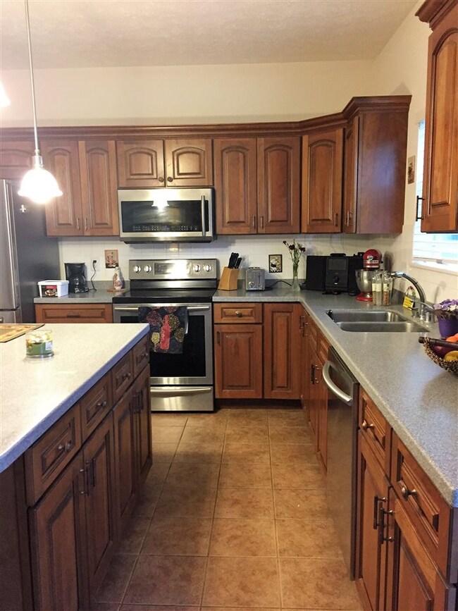 1049 Marwyck St, West Lafayette, IN 47906 - photo 4