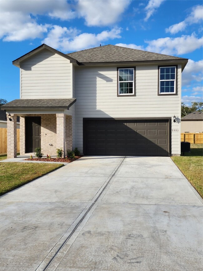 2905 4th St, Bay City, TX 77414 - photo 3