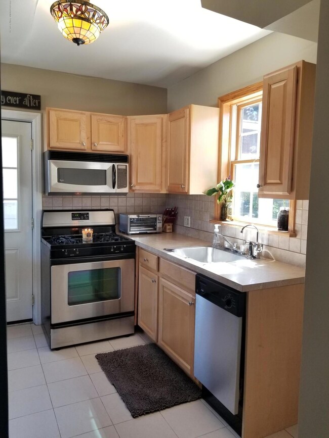 82 Waldron Ave, Staten Island, NY 10301 - photo 4