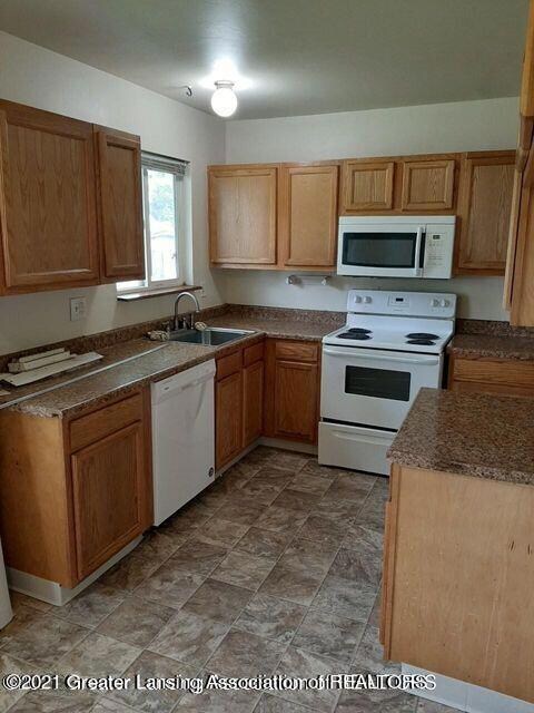 4626 Stillwell Ave, Lansing, MI 48911 - photo 4