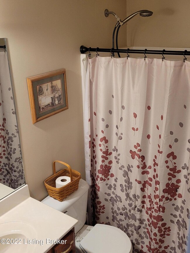 226 Park Ridge Dr, Mount Washington, KY 40047 - photo 5