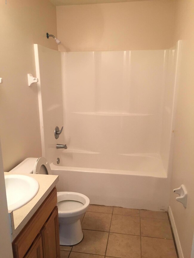 6079 E Quitman St unit 6081, Bay Saint Louis, MS 39520 - photo 5