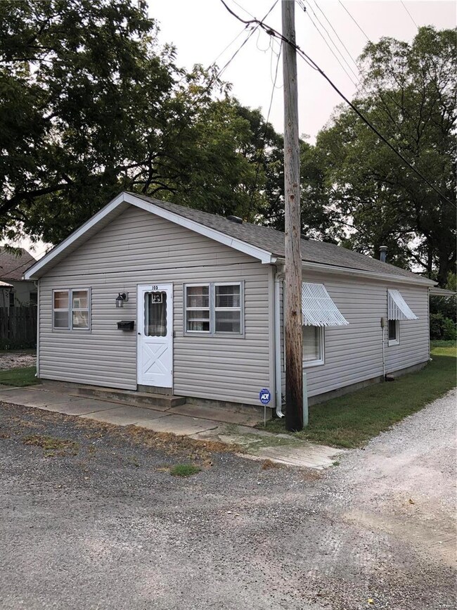 105 W High St, Freeburg, IL 62243 - photo 3