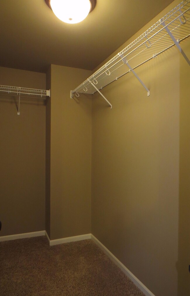 8977 Cornerstone Dr, Crown Point, IN 46307 - photo 4