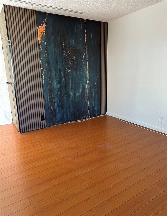 6643 De Longpre Ave unit 5, Los Angeles, CA 90028 - photo 3