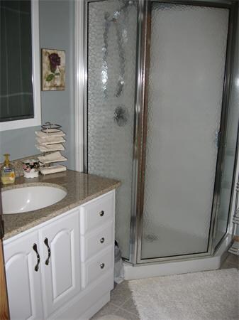 8 Ila Rd unit b, Saugus, MA 01906 - photo 4