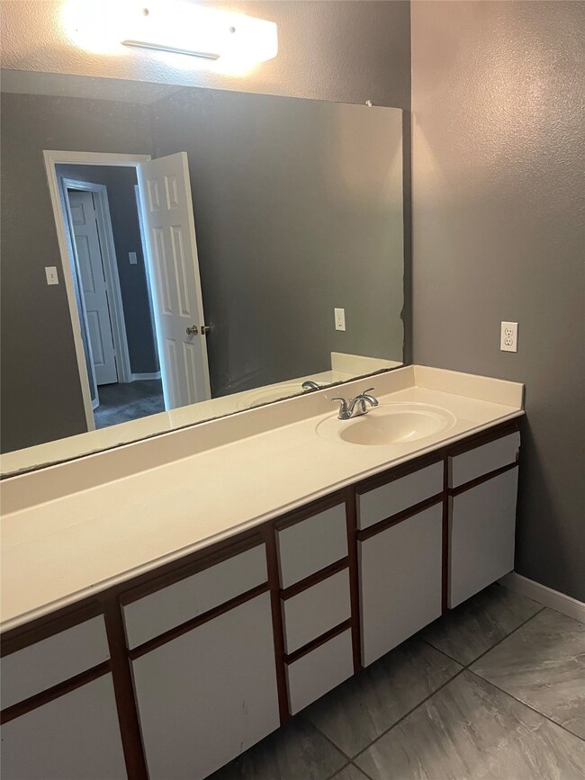 2802 Iris Valley Way, Houston, TX 77038 - photo 7