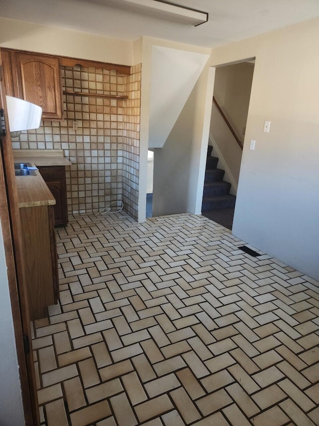 23906 Ada Ave, Warren, MI 48091 - photo 3