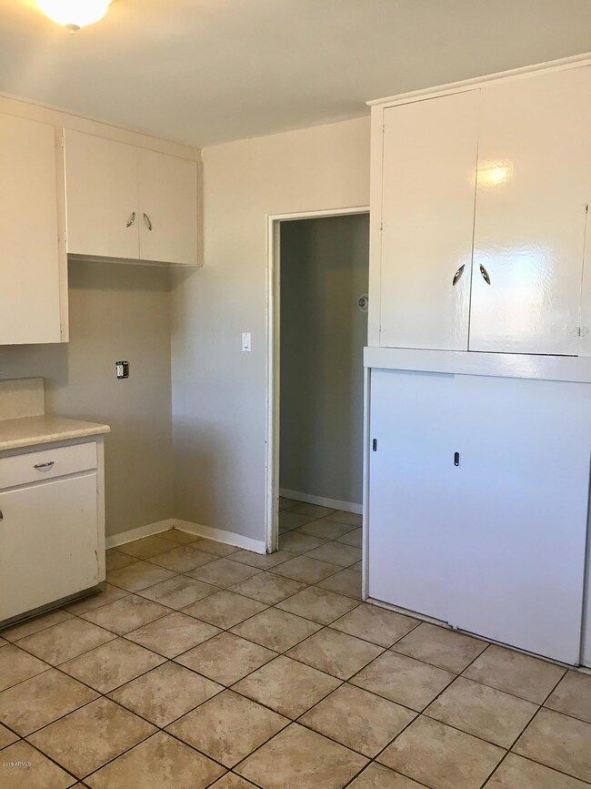2018 E Hubbell St, Phoenix, AZ 85006 - photo 4