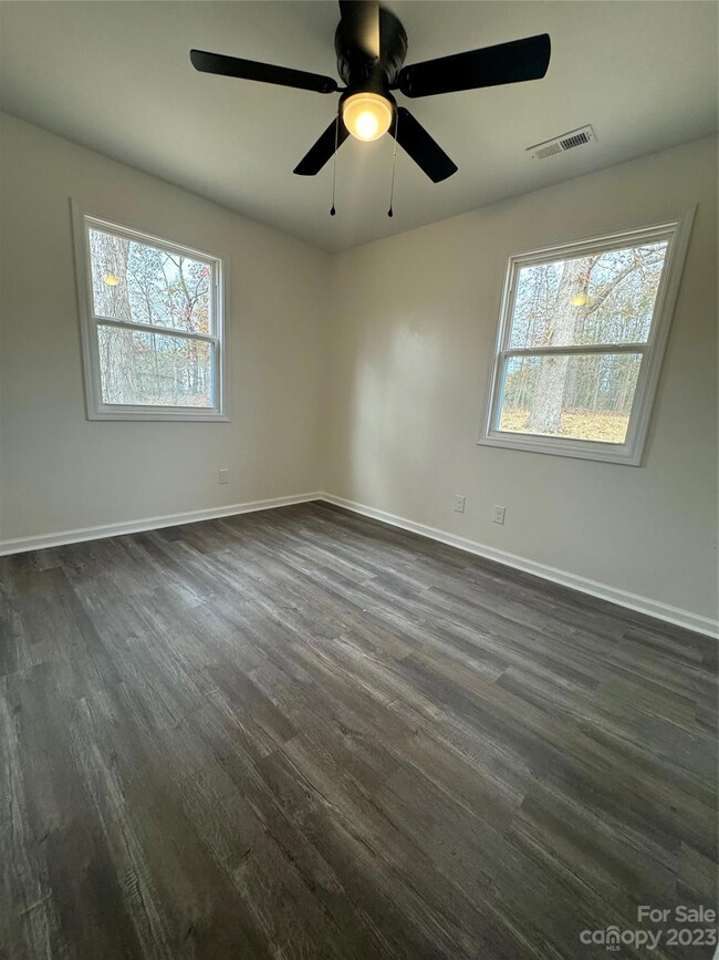 581 Pontiac Dr, Shelby, NC 28152 - photo 7