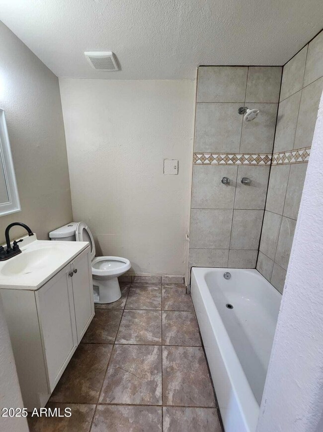 3546 W Roosevelt St, Phoenix, AZ 85009 - photo 5