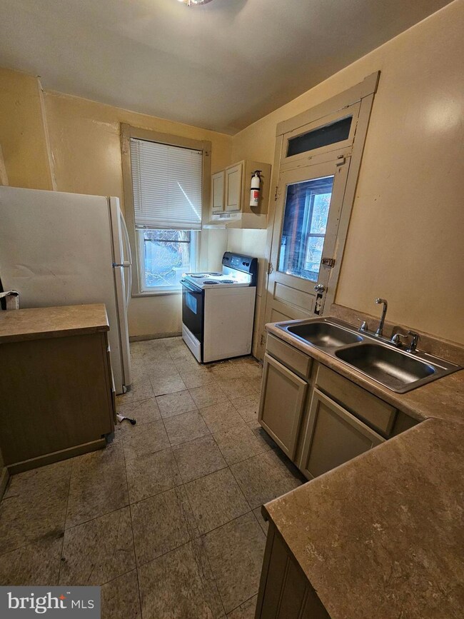 130 Schuylkill Ave, Tamaqua, PA 18252 - photo 6