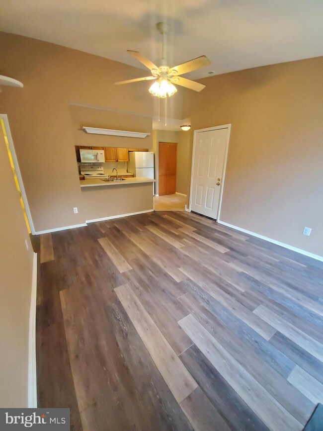 228 Barclay Ct unit 228, West Deptford, NJ 08051 - photo 7