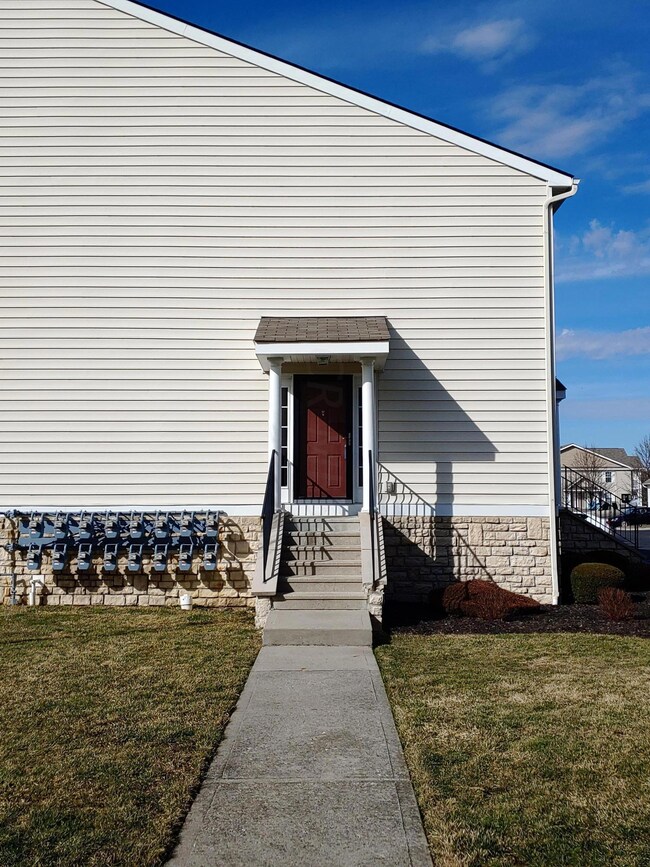 EXTERIOR FRONT FO CONDO