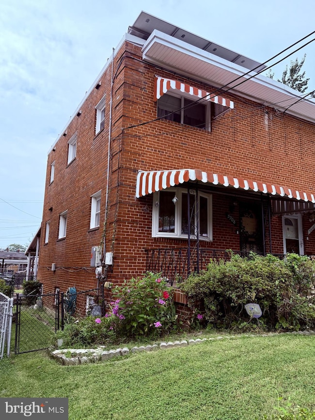 5908 8th St NE, Washington, DC 20011 - photo 2