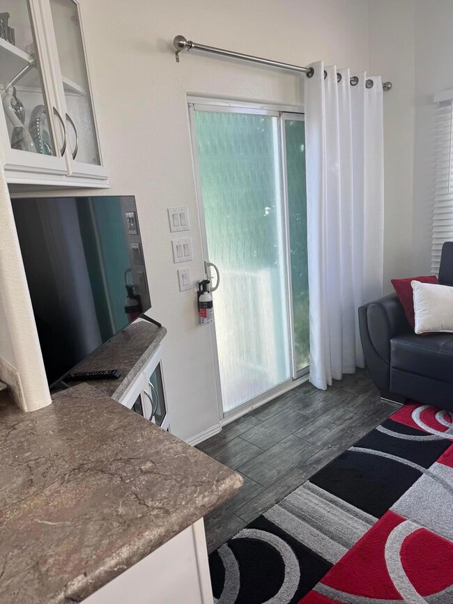 74711 Dillon Rd unit 271, Desert Hot Springs, CA 92241 - photo 5